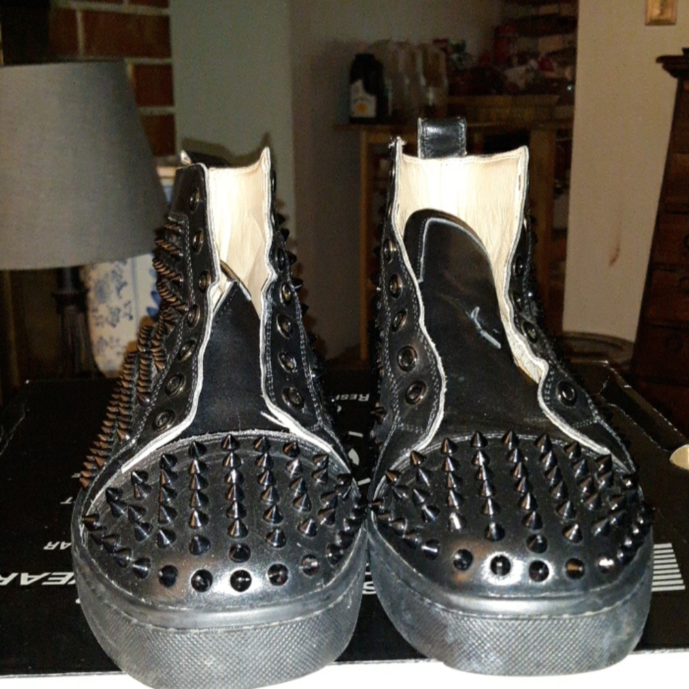 CHRISTIAN Louboutin mens tennis shoes